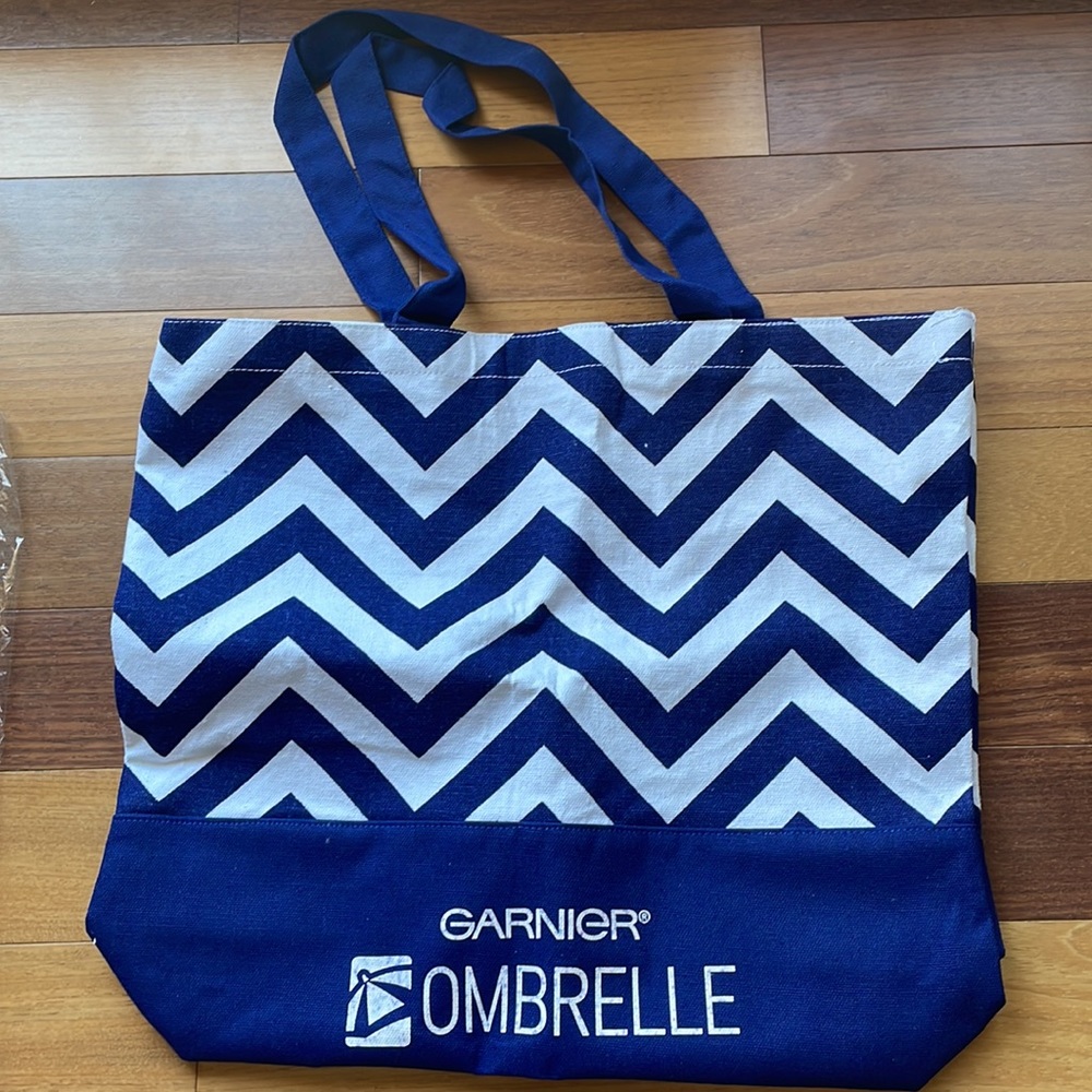 NWT Garnier Ombrelle Canvas Zig Zag Stripe Tote Beach Bag